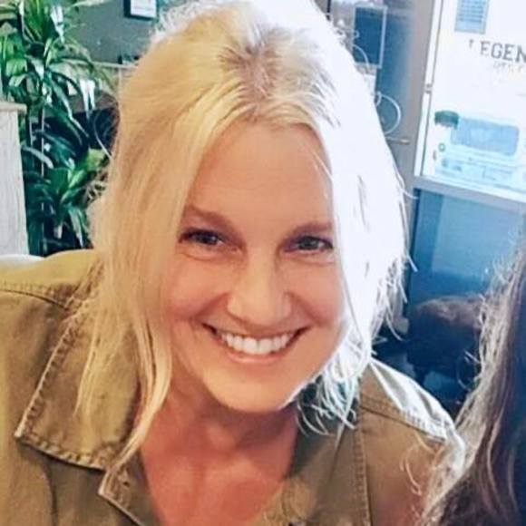 Meet the Posher Other - Meet your Posher, Amy